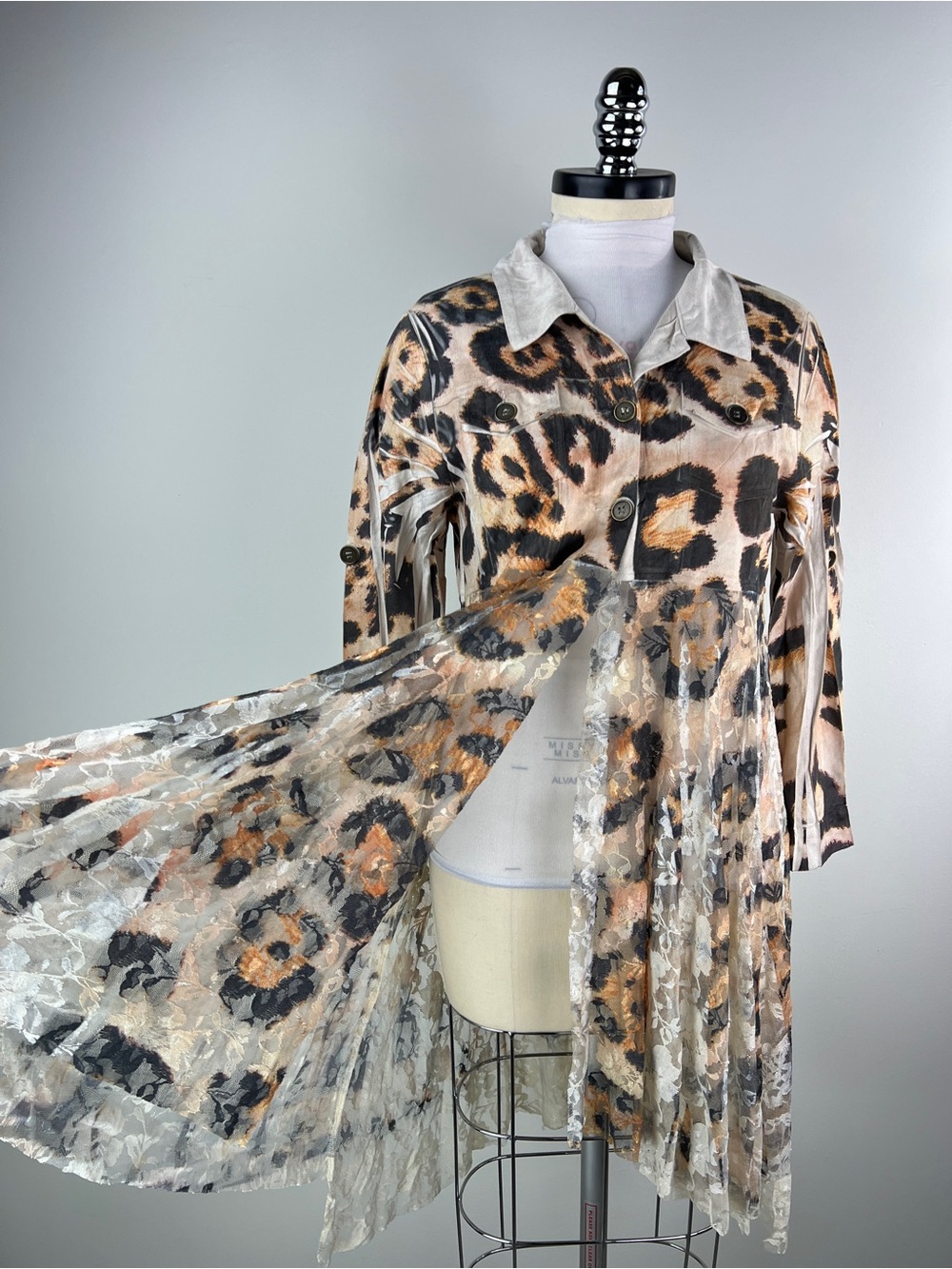 💚 3543. Leopard Print Button-Front Jacket Dress with Lace Overlay - Beige, Black - Picture 2 of 8